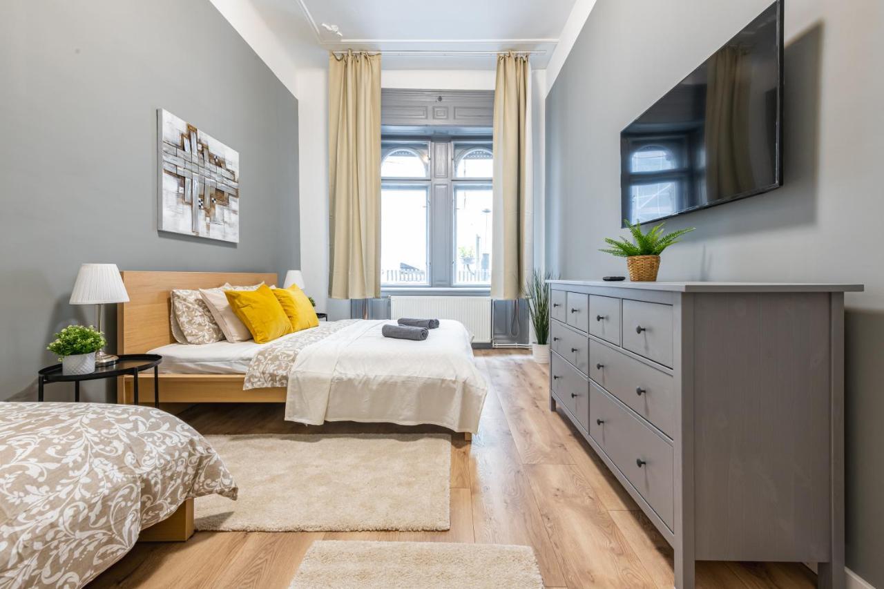 Deluxe Kazincy Apartment In The Heart Of Budapest Eksteriør bilde