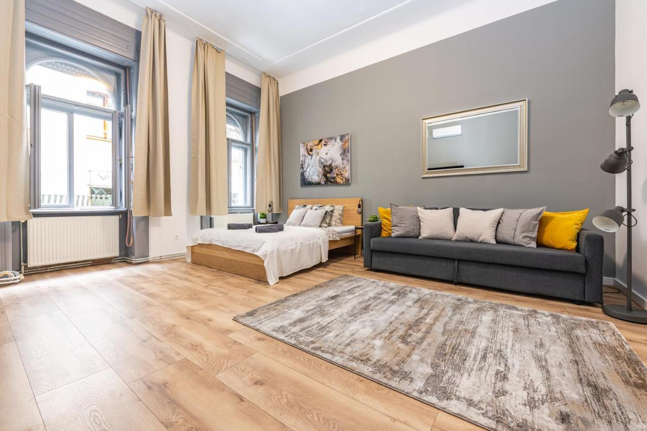 Deluxe Kazincy Apartment In The Heart Of Budapest Eksteriør bilde