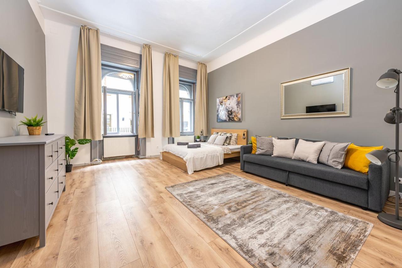 Deluxe Kazincy Apartment In The Heart Of Budapest Eksteriør bilde